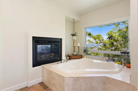 3866 Manzanita Heights Drive Medford OR 97504