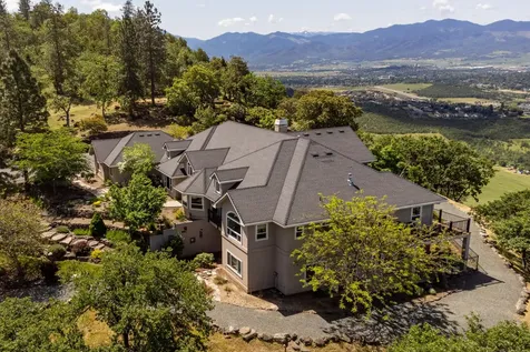 3866 Manzanita Heights Drive Medford OR 97504