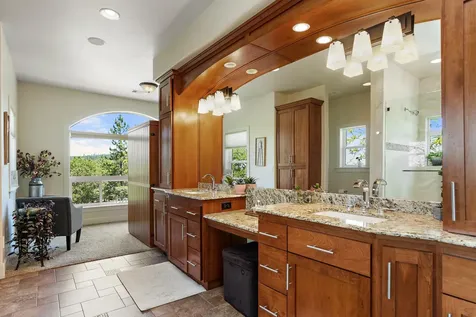 3866 Manzanita Heights Drive Medford OR 97504