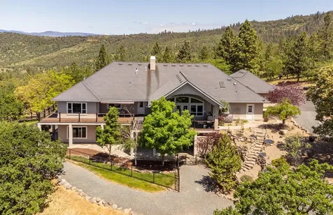 3866 Manzanita Heights Drive Medford OR 97504
