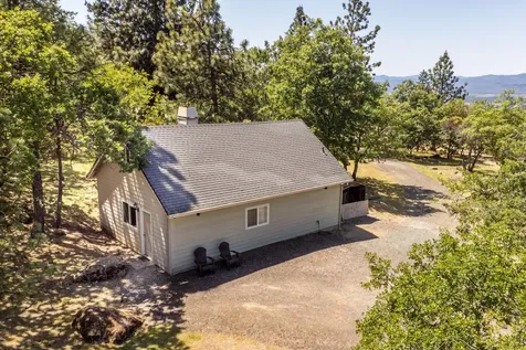 3866 Manzanita Heights Drive Medford OR 97504