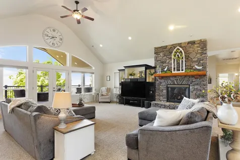 3866 Manzanita Heights Drive Medford OR 97504