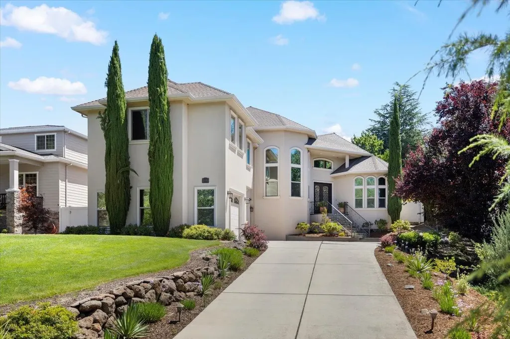 351 Stanford Avenue Medford OR 97504