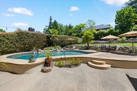 351 Stanford Avenue Medford OR 97504
