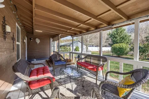 1595 Rogue River Highway Gold Hill OR 97525