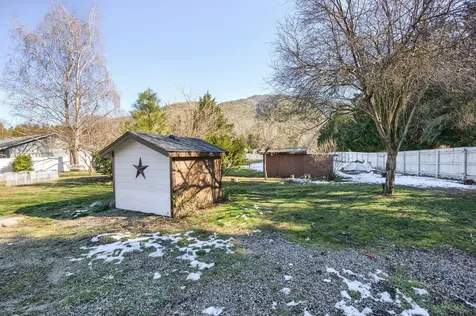 1595 Rogue River Highway Gold Hill OR 97525