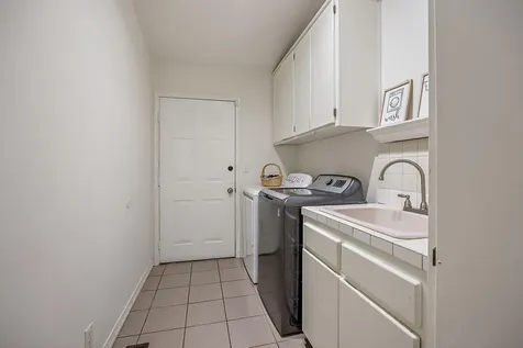 1595 Rogue River Highway Gold Hill OR 97525