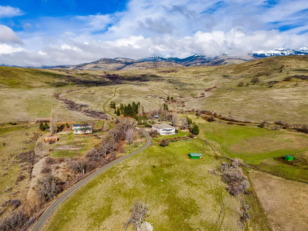 1720 N Mountain Avenue Ashland OR 97520