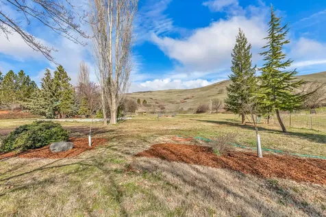 1720 N Mountain Avenue Ashland OR 97520