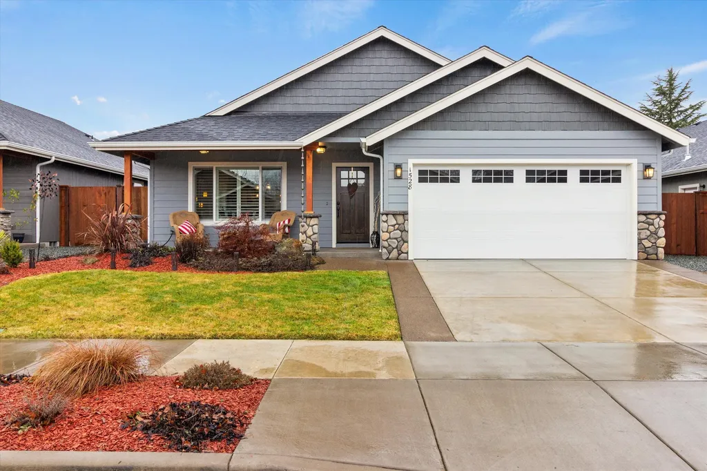 1528 Raydean Drive Grants Pass OR 97527