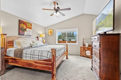 1528 Raydean Drive Grants Pass OR 97527