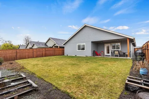 1528 Raydean Drive Grants Pass OR 97527