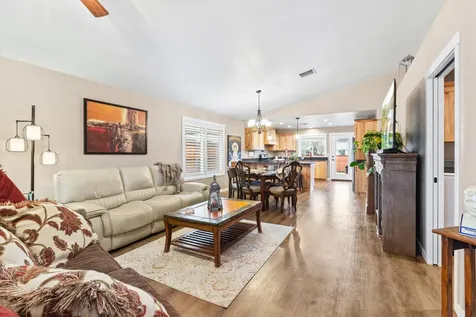 1528 Raydean Drive Grants Pass OR 97527