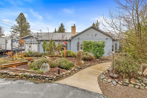 1616 Crown Avenue Medford OR 97504