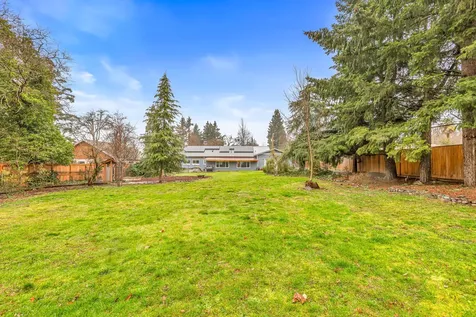 1616 Crown Avenue Medford OR 97504