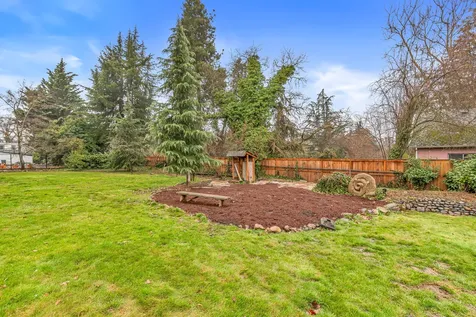 1616 Crown Avenue Medford OR 97504