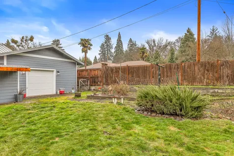 1616 Crown Avenue Medford OR 97504