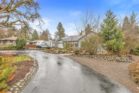 1616 Crown Avenue Medford OR 97504