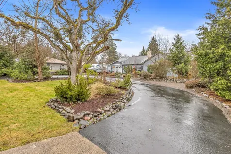 1616 Crown Avenue Medford OR 97504