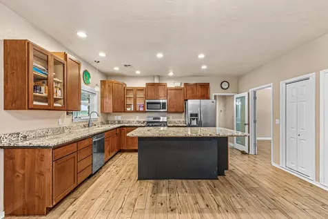 1616 Crown Avenue Medford OR 97504
