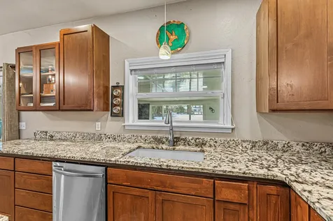1616 Crown Avenue Medford OR 97504