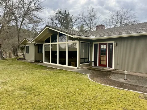 8085 Gold Ray Road Central Point OR 97502