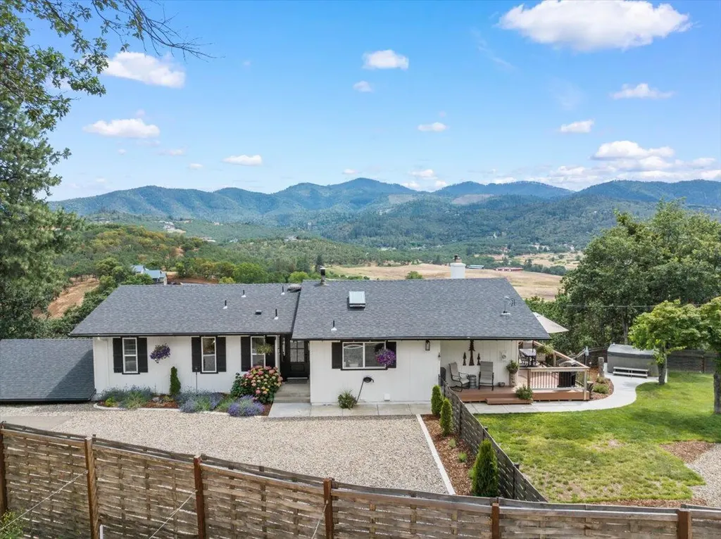 2304 Carpenter Hill Road Medford OR 97501