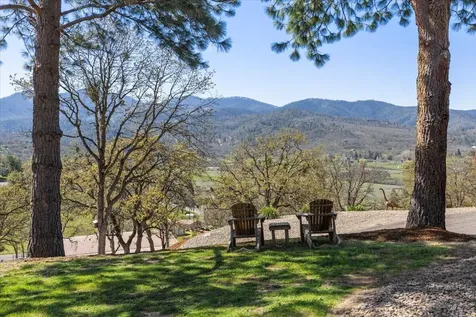 2304 Carpenter Hill Road Medford OR 97501