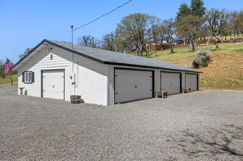 2304 Carpenter Hill Road Medford OR 97501