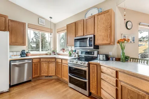 3411 SW Valleyview Drive Redmond OR 97756