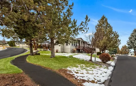 3411 SW Valleyview Drive Redmond OR 97756