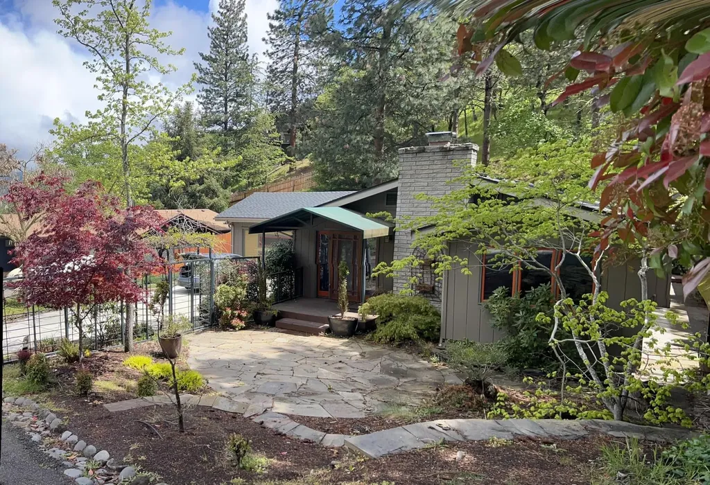802 Beach Street Ashland OR 97520