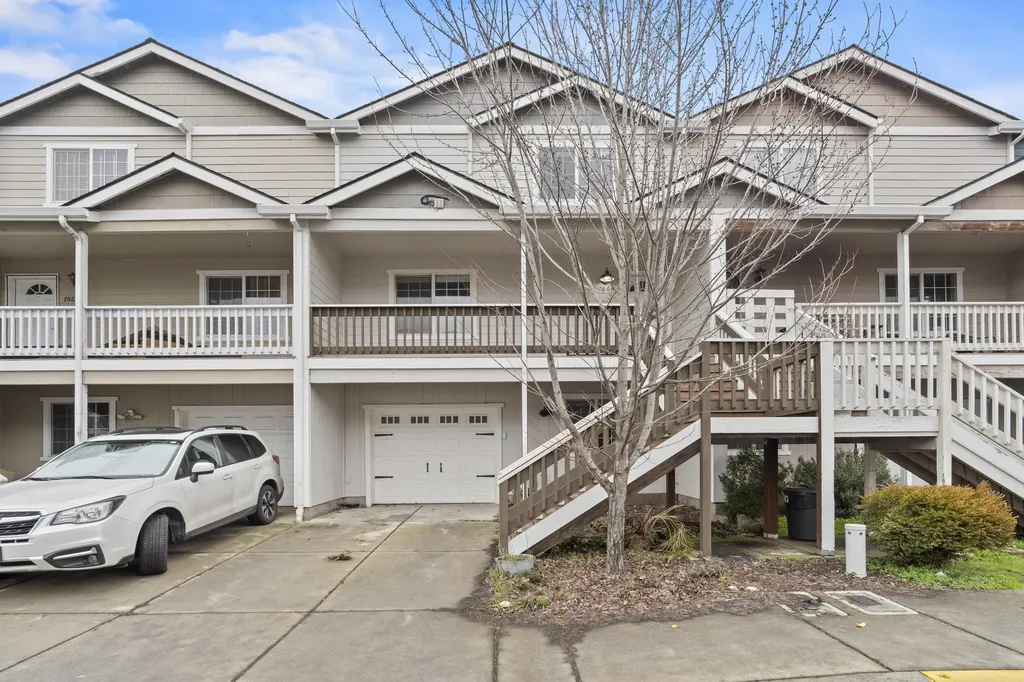7866 Jacqueline Way White City OR 97503