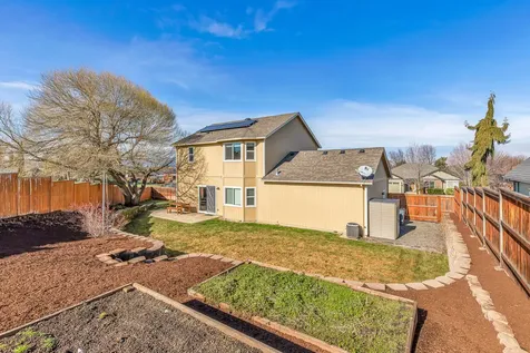 2864 Strasburg Street Medford OR 97504