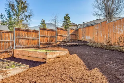2864 Strasburg Street Medford OR 97504