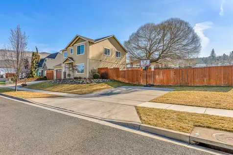 2864 Strasburg Street Medford OR 97504