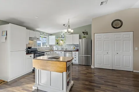 2314 Lara Lane Central Point OR 97502