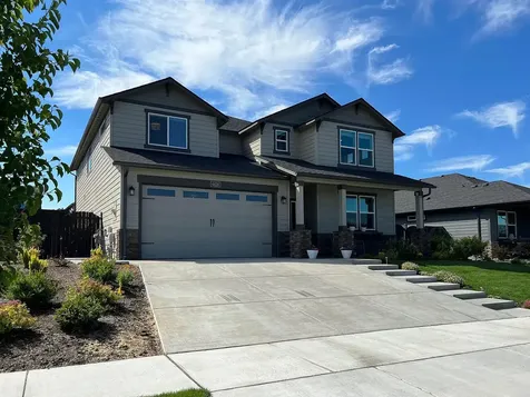 4428 SW Salmon Place Redmond OR 97756