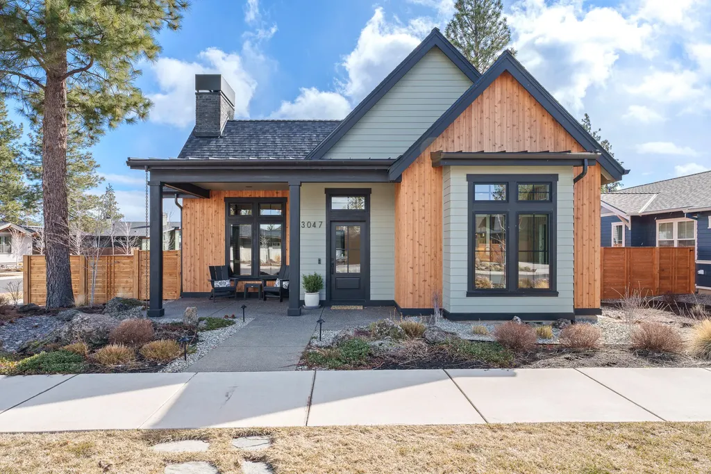 3047 NW Tharp Avenue Bend OR 97703
