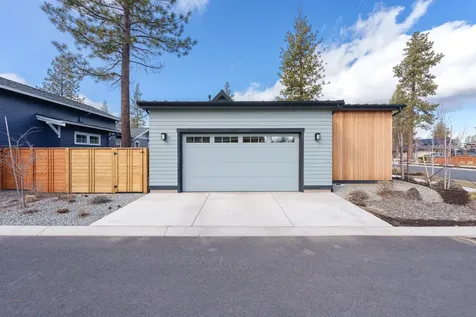 3047 NW Tharp Avenue Bend OR 97703