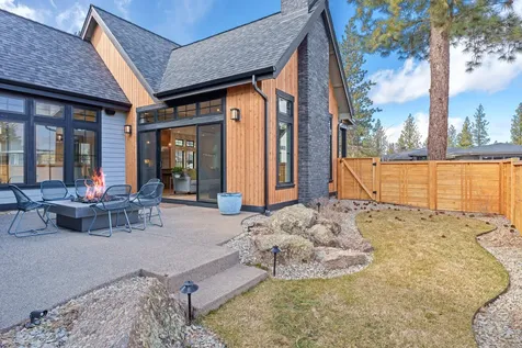 3047 NW Tharp Avenue Bend OR 97703