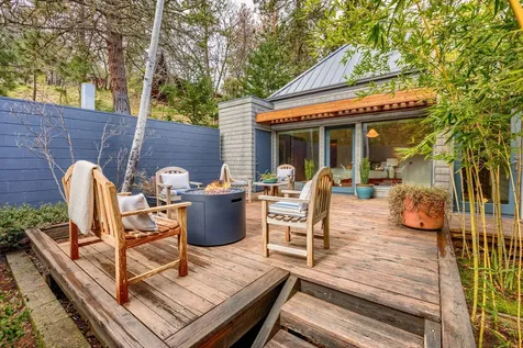 695 Liberty Street Ashland OR 97520