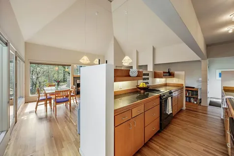 695 Liberty Street Ashland OR 97520