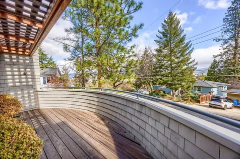 695 Liberty Street Ashland OR 97520