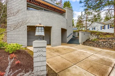 695 Liberty Street Ashland OR 97520