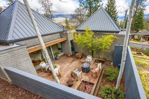 695 Liberty Street Ashland OR 97520