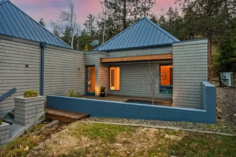 695 Liberty Street Ashland OR 97520