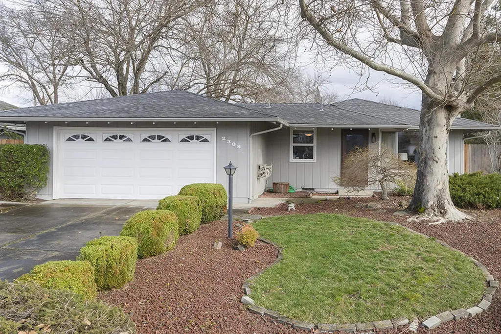 2308 Alcan Drive Medford OR 97504