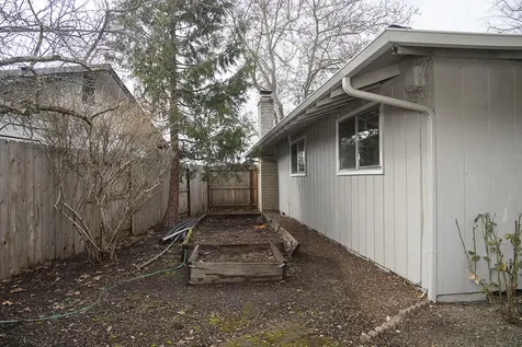 2308 Alcan Drive Medford OR 97504