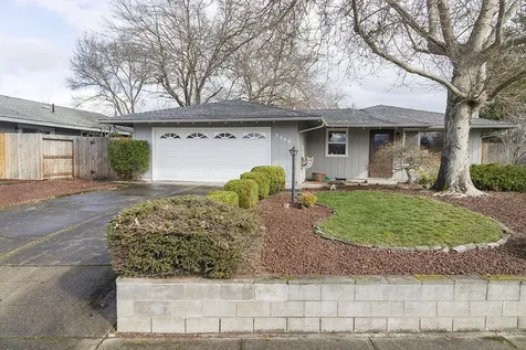 2308 Alcan Drive Medford OR 97504